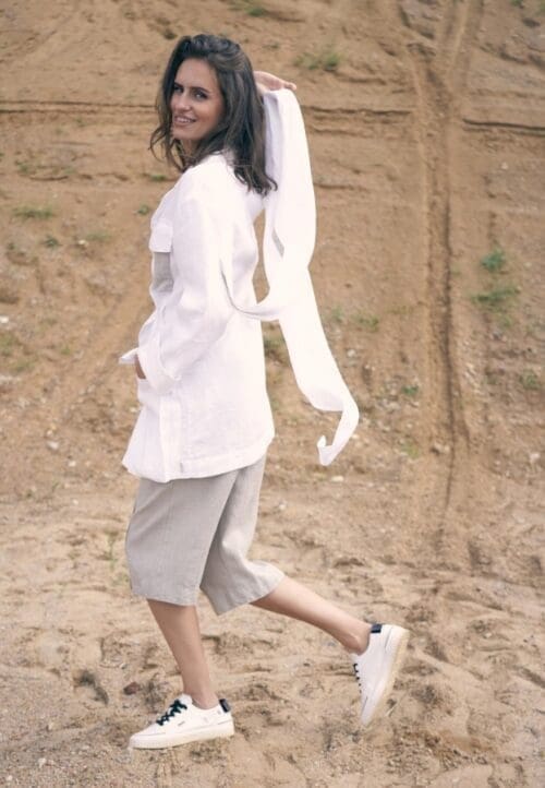 Baltas lininis švarkas