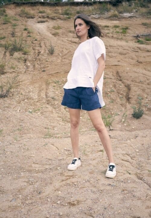 Mėlyni lininiai šortai